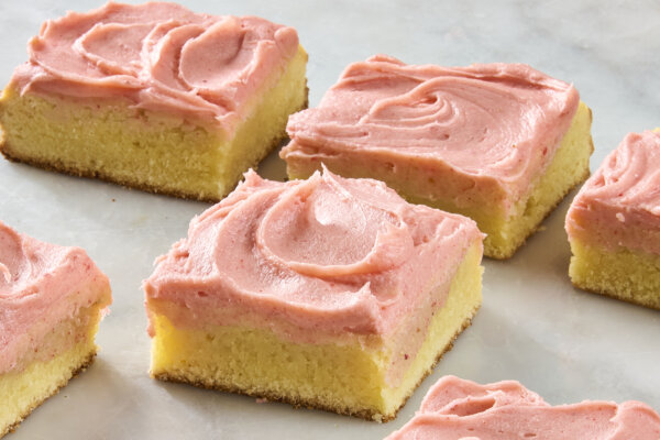 These Strawberry Sour Cream Bars Are ‘Melt-in-Your-Mouth’ Delicious