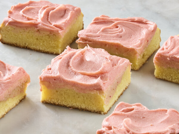 These Strawberry Sour Cream Bars Are ‘Melt-in-Your-Mouth’ Delicious