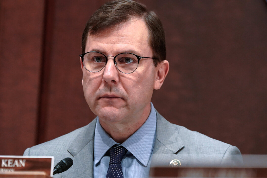 Tom Kean Jr. Defends Support of Tariffs, Iran War in Debate With Democrat Rebecca Bennett