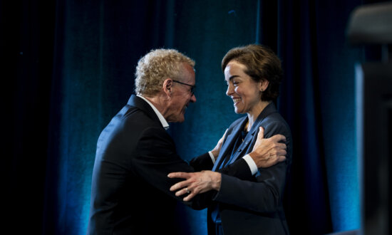 Quebec Premier Fréchette Says She Will Run in Trois-Rivières in October Election