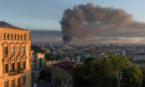 Day in Photos: Kyiv Struck by Missiles, Protests in Albania, Heatwave in the US