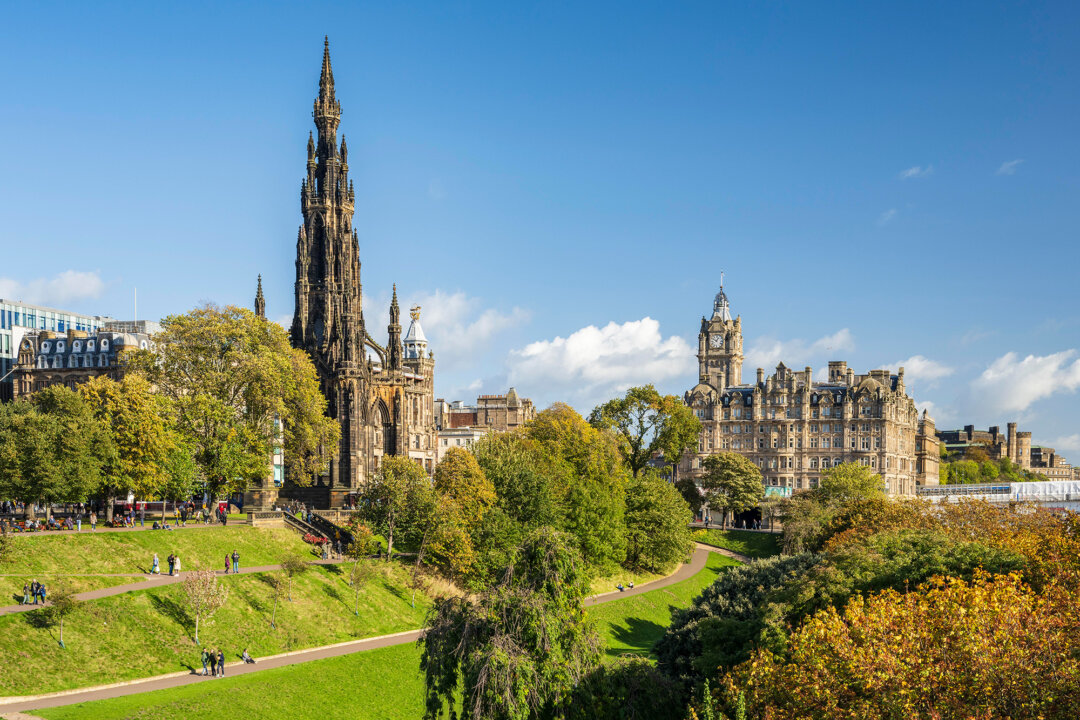 How to Visit Edinburgh, Scotland's Storybook Capital