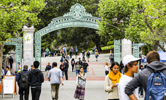 UC Says the Majority of Its Undergraduate Students Graduate Debt Free