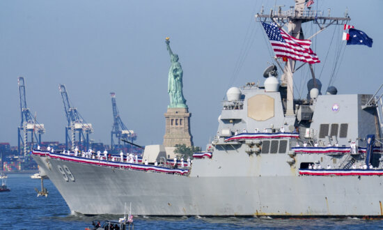 Day in Photos: America’s 250th Independence Day, Protest in Paris, and Super Typhoon Bavi