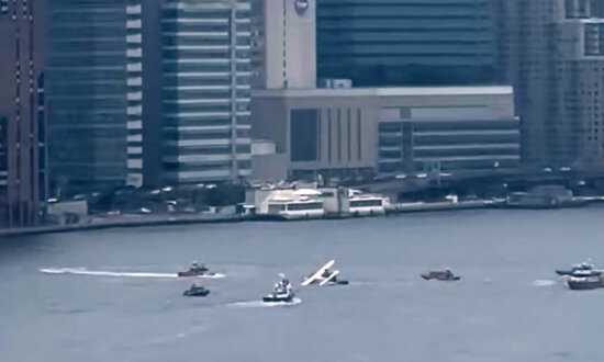 Seaplane Makes Rough Landing in New York City’s East River With Only Minor Injuries Reported