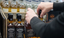 US Lawmaker to Introduce Bill Targeting Canadian Provinces Over US Liquor Ban