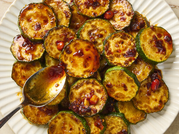 This 4-ingredient Zucchini Is My Favorite Way to Eat the Summer Vegetable