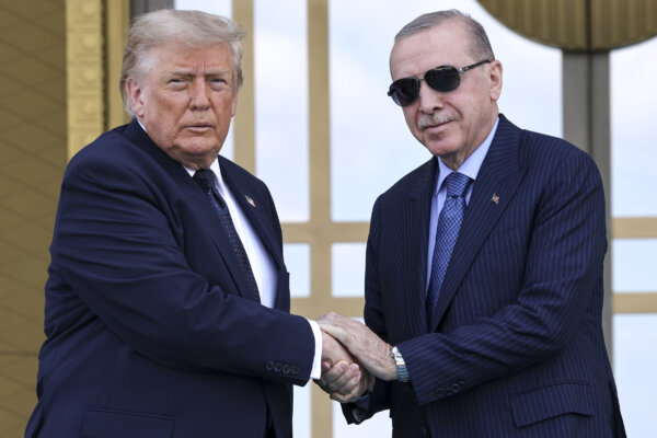 Trump Meets With Turkish President Erdogan; High-Rise Building Under Construction in NYC Deemed Unstable