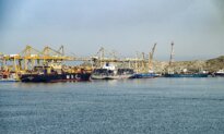 Hormuz Shipping Stalls After US and Iran Fighting Resumes