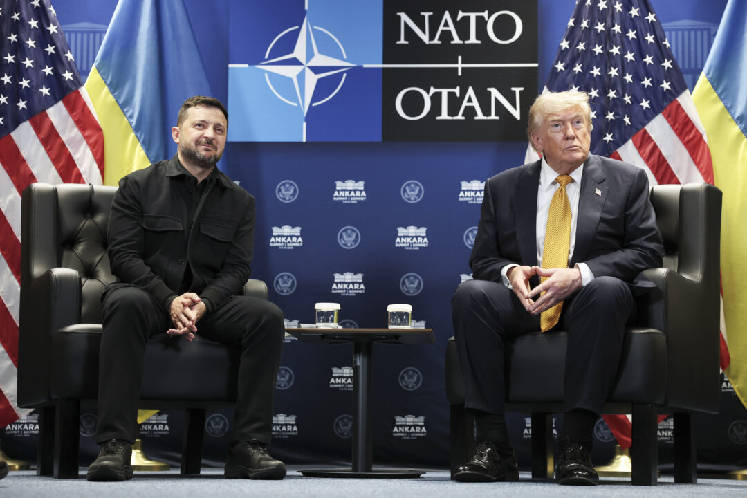 Ukrainian President Zelenskyy Arrives in US for Meeting With Trump