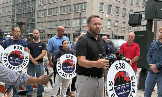Trade Worker Compares Evacuated NYC Skyscraper to 9/11 Damage