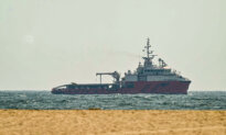 US Says Strait of Hormuz Is Open and ‘Traffic Is Flowing’ Despite Iran Claims