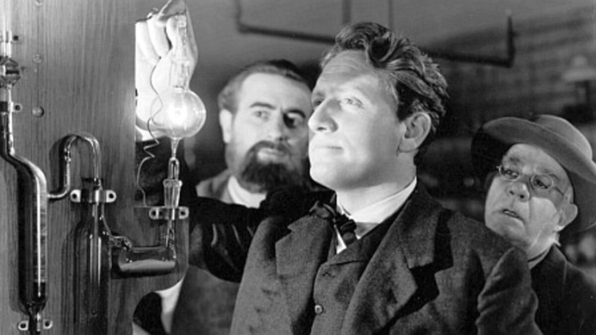 (L–R) Bob Ashton (Peter Godfrey), Thomas Edison (Spencer Tracy), and Ben Els (Henry Travers), in “Edison, the Man.” (Metro-Goldwyn-Mayer)