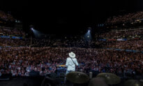 Alan Jackson Plays Final Show to Sold Out Stadium