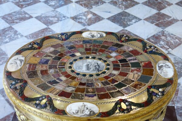 Behold the Beauty: A Goldsmith’s Often Diplomatic, Geological Masterpieces
