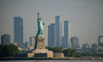 Wildfire Smoke Blankets the US East Coast, Prompting NY Governor to Recommend Masks