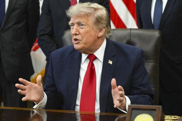 Trump Meets with Iraqi Prime Minister