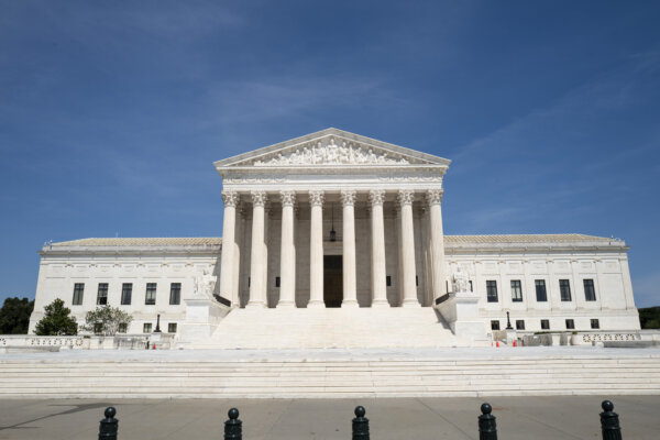 Trump Asks Supreme Court to Allow Restrictions on Mail-In Voting to Take Effect