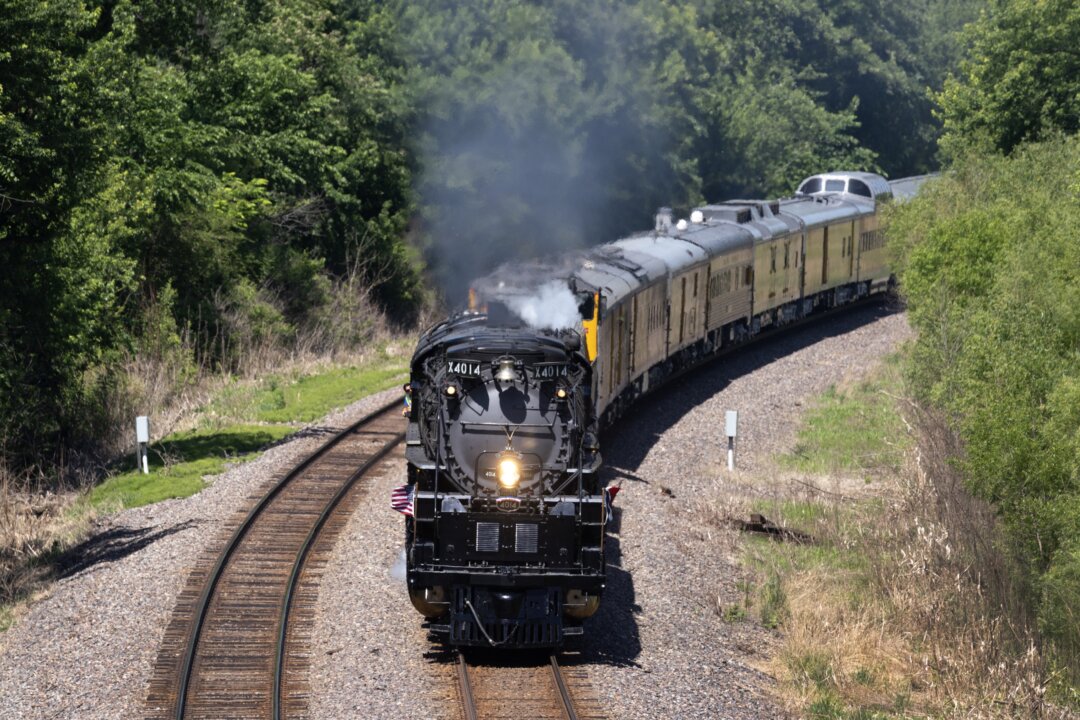 Federal Agency Declines to Derail $85 Billion Railroad Merger