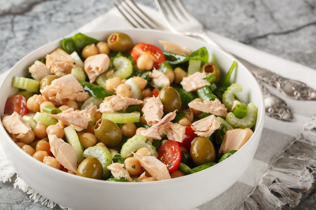 Mediterranean Chickpea Salad You’ll Eat All Week
