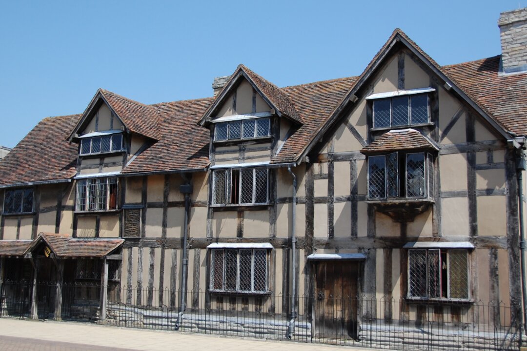 Stratford-Upon-Avon: To See or Not to See?