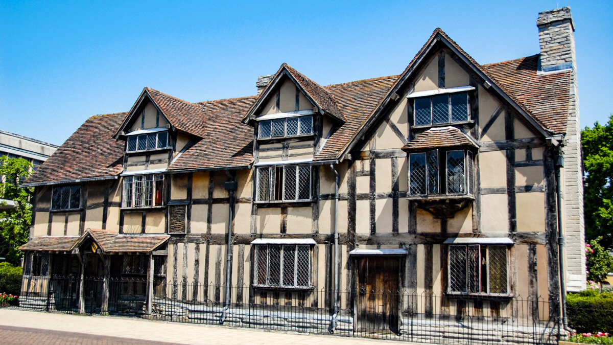 Beyond live performances, the prime Shakespeare sight in Stratford-upon-Avon is the half-timbered Elizabethan building where the playwright grew up. (Cameron Hewitt, Rick Steves' Europe)
