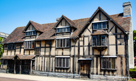 Stratford-Upon-Avon: To See or Not to See?