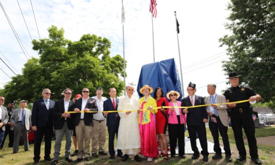 Koreans Remember America’s Sacrifice and Cost of Freedom at New York Korean War Memorial