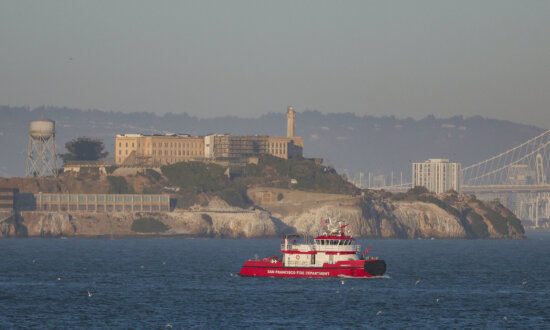 1 Dead, 3 Missing After Boat Sinks in San Francisco Bay Near Alcatraz