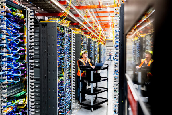 ▶ New York Suspending Data Center Construction