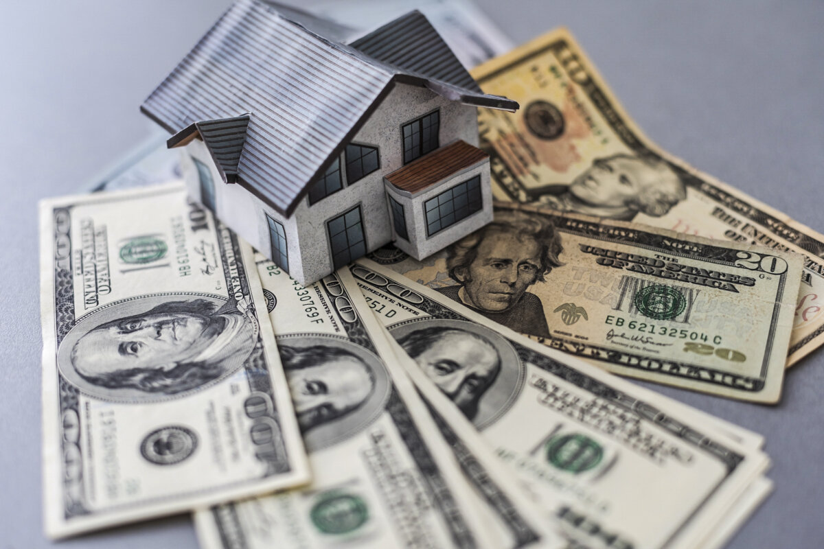 Mortgage rates vary based on a number of factors, including your credit score, your debt-to-income ratio and your loan-to-value ratio, so you’ll have to provide some details to lenders. (Andrew Angelov/Shutterstock)