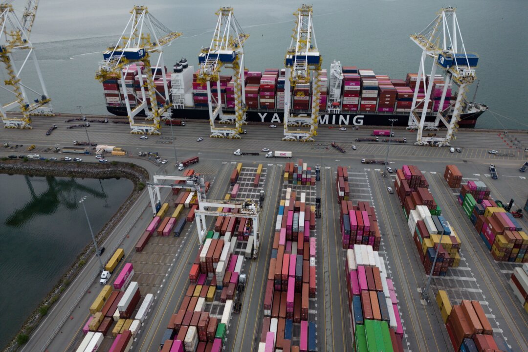 Port Flagged for Federal Fast Track, but Security Concerns Have Lasted Years