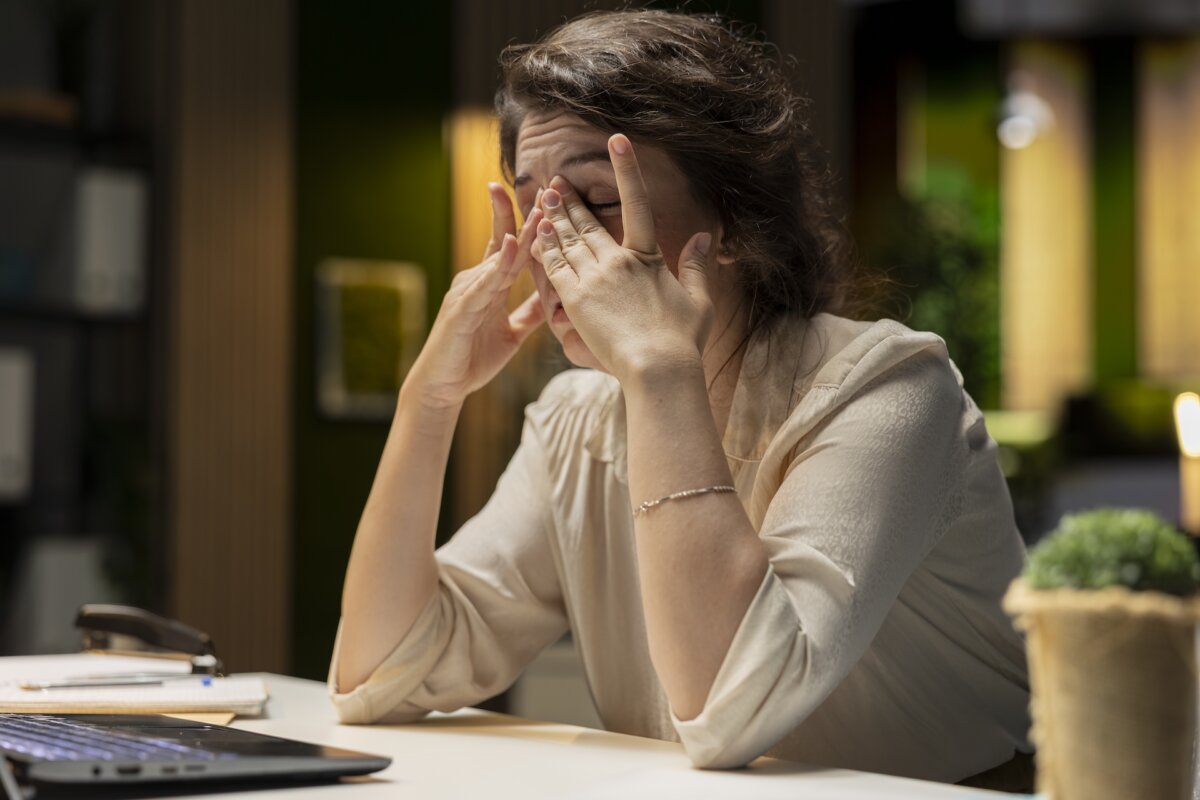 Working women file for their own social security while stay at home moms are dependent on their spouse. (DC Studio/Shutterstock)
