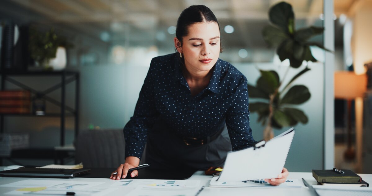Fifty-five percent of the rich reported that they did not take long lunches or any lunch break at all. (PeopleImages/Shutterstock)