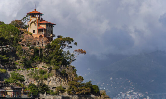 Villa Beatrice: Prettily Perched
