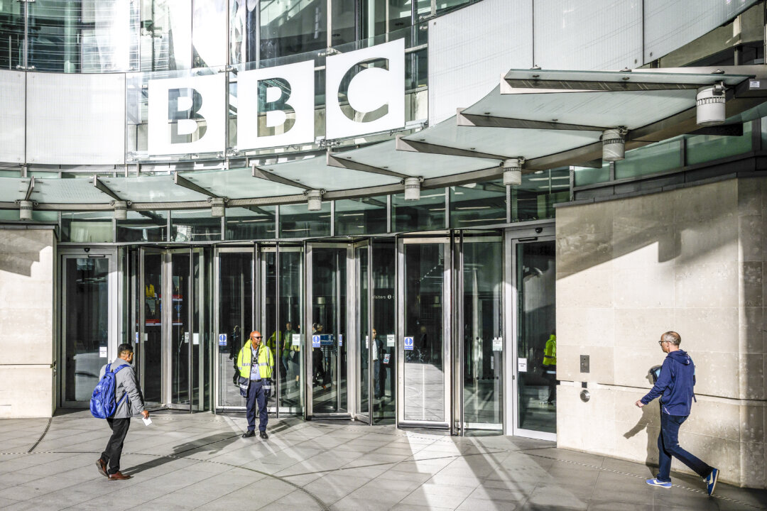 Judge Temporarily Pauses Trump Trust Financial Disclosures to BBC