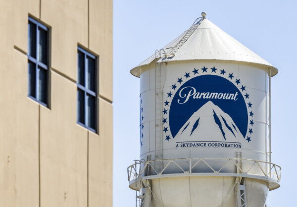 Paramount Agrees to Delay Warner Bros. Discovery Buyout