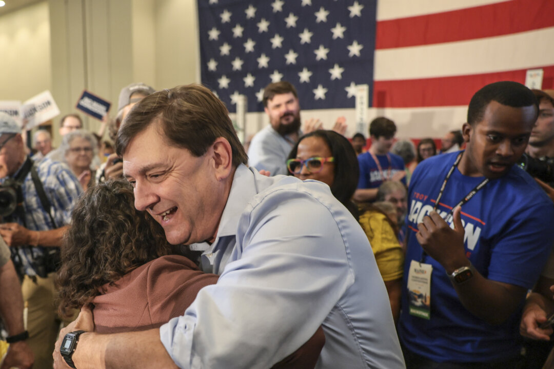 Maine Democrats’ New Nominee Posts $2 Million in First 2 Days as Collins Holds $11 Million