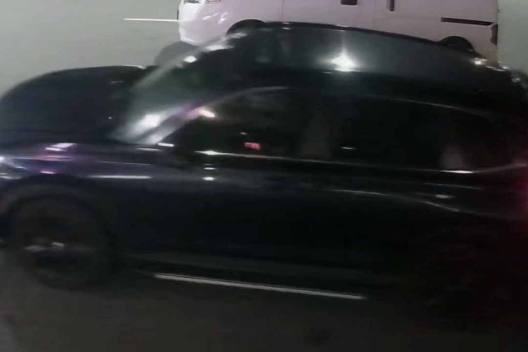 Toronto Police Release Photo of Vehicle Sought in Jewish Bakery Shootings