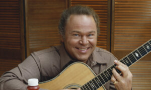 The Artistry and Showmanship of Roy Clark
