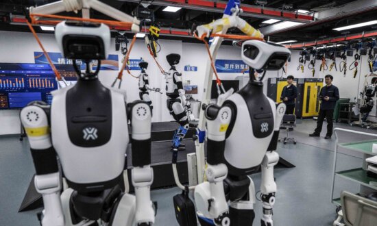FCC Bans Foreign Humanoid Robots, Power Inverters Amid China Concerns