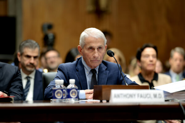 Fauci Invokes 5th Amendment, Declines to Answer at Senate COVID Hearing