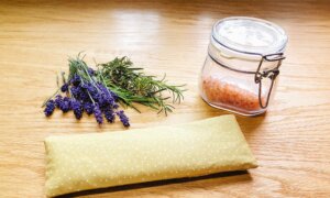 The 8-Minute Reset: Make a Cooling Herbal Eye Sachet
