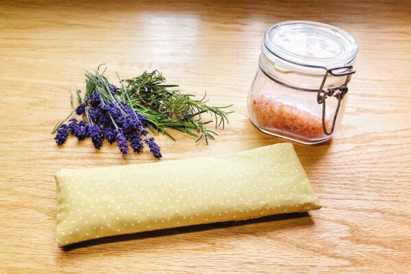 How to Make a Soothing Eye Mask to Help You Sleep