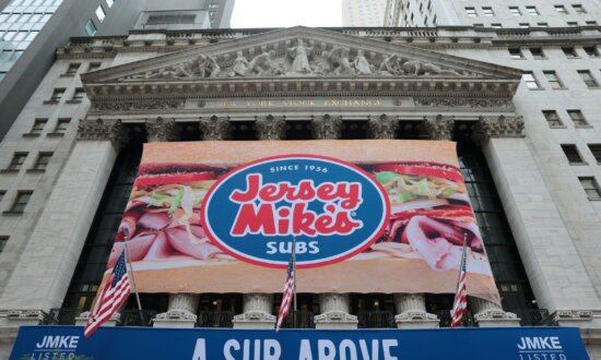 Sandwich Chain Jersey Mike’s Goes Public, Falls 6 Percent in Debut