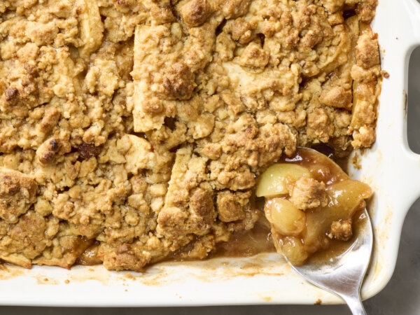 Apple Crumble, the Classic Dessert I’ll Make on Repeat
