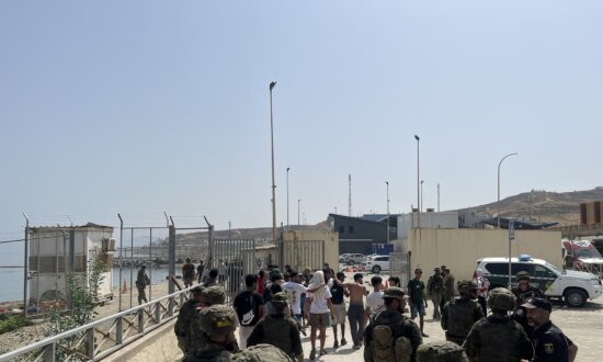 Spain: Days After Historic Border Breach, Illegal Migrants Remain Scattered Across Ceuta