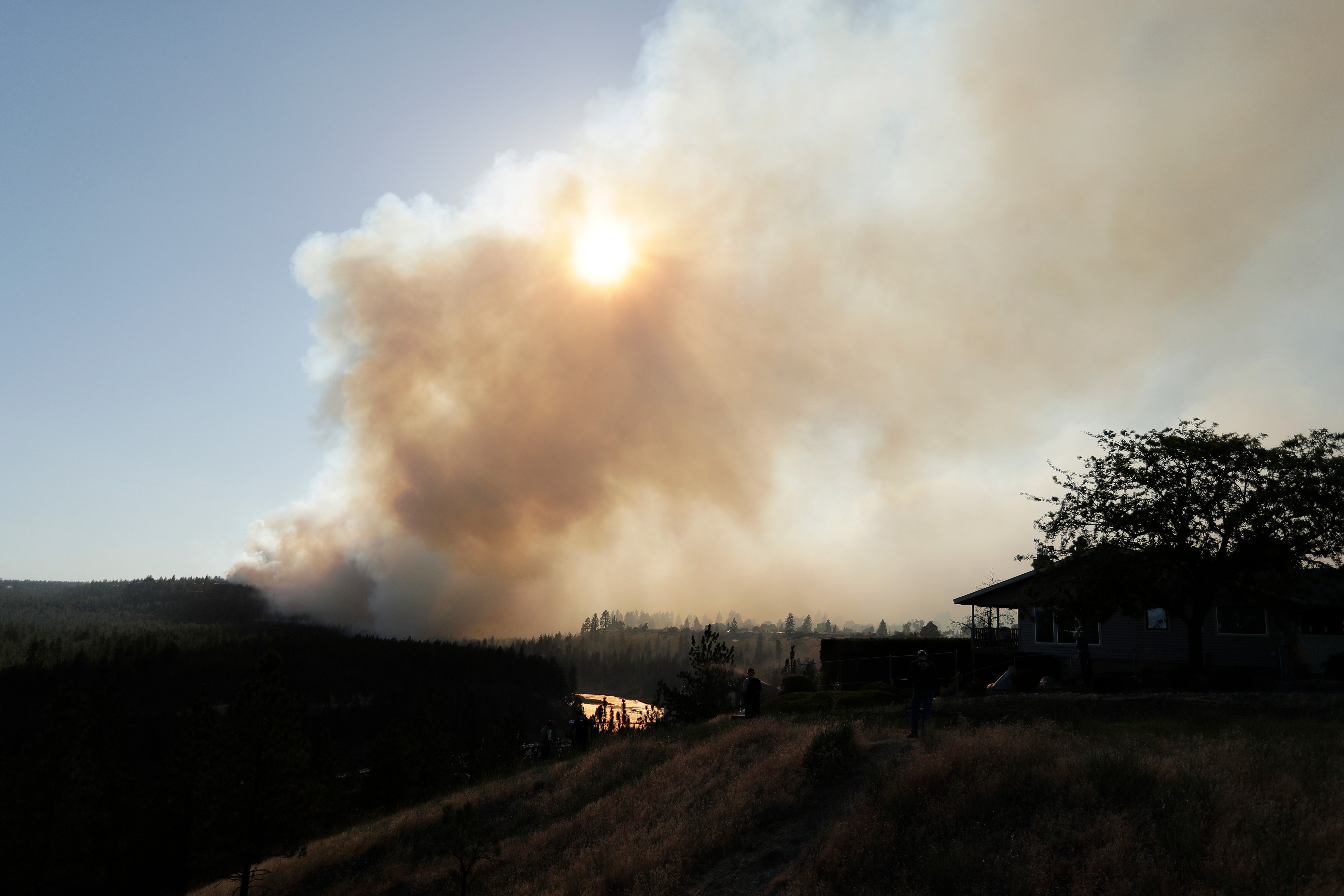 LIVE NOW: Washington Gov. Bob Ferguson Holds Briefing on Spokane Wildfires