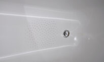 How to Clean a Bathtub Anti-Slip Bottom