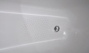 How to Clean a Bathtub Anti-Slip Bottom